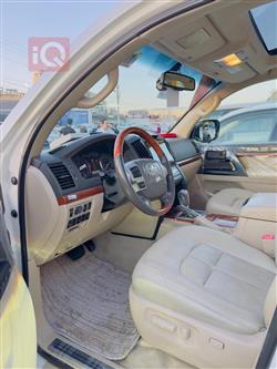 تۆیۆتا لاند کروزەر